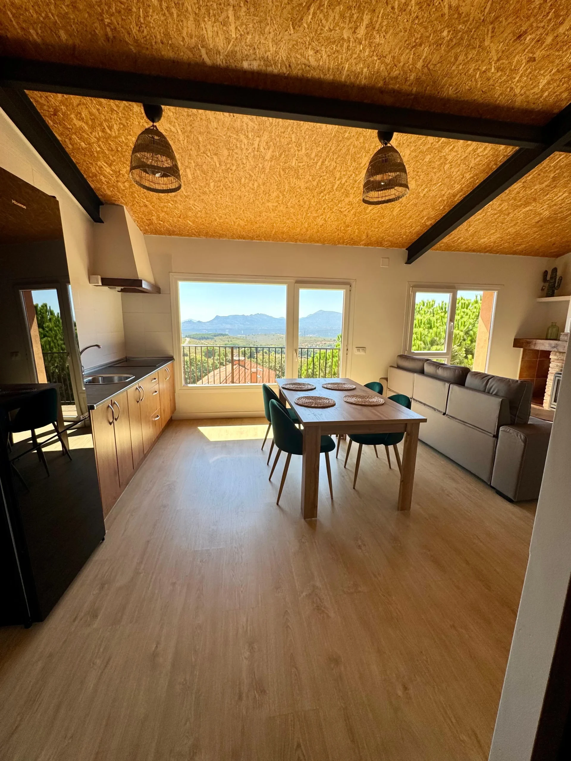 WhatsApp Image 2025-10-02 at 15.55.25 (1)