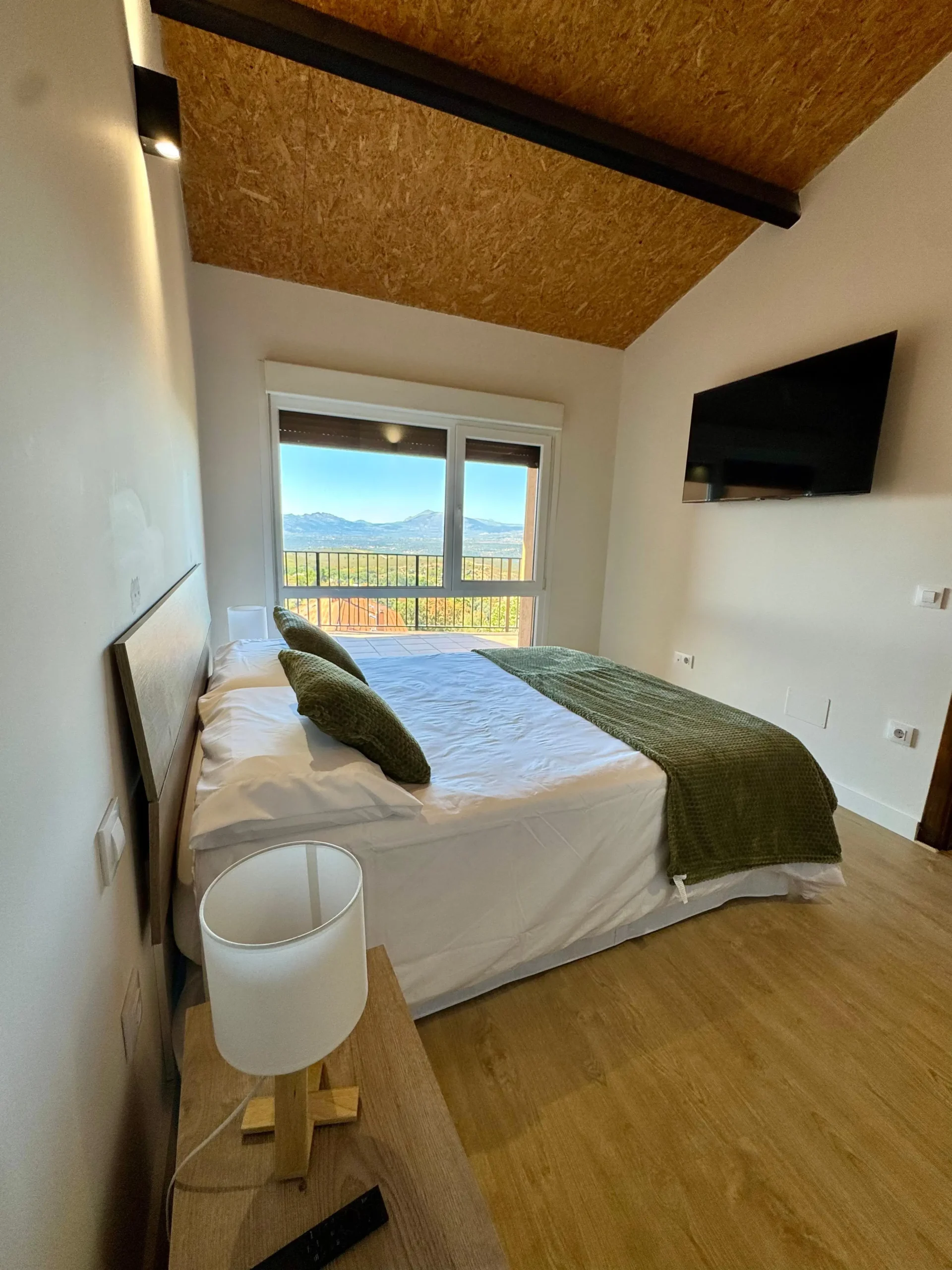 WhatsApp Image 2025-10-02 at 15.55.38 (1)